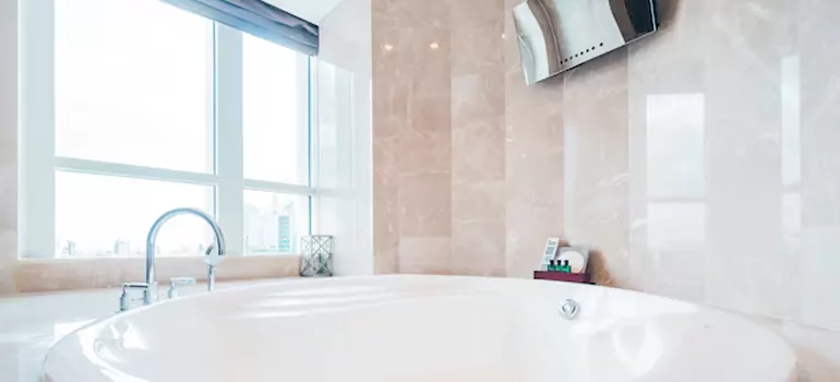 Bathroom Window Coverings in Hunters Creek, FL