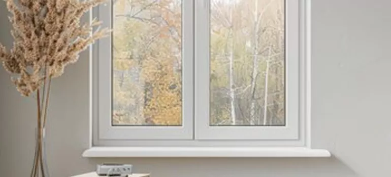 Vinyl Window Stool in Hunters Creek, FL